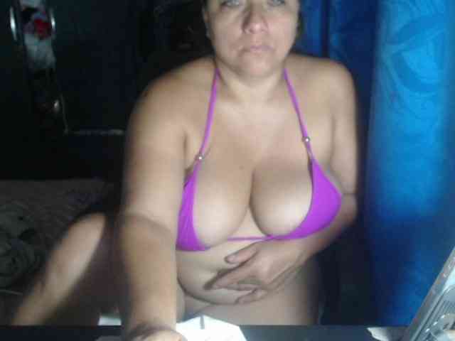 adrianamilf44 webcam