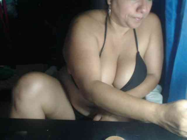 adrianamilf44 webcam