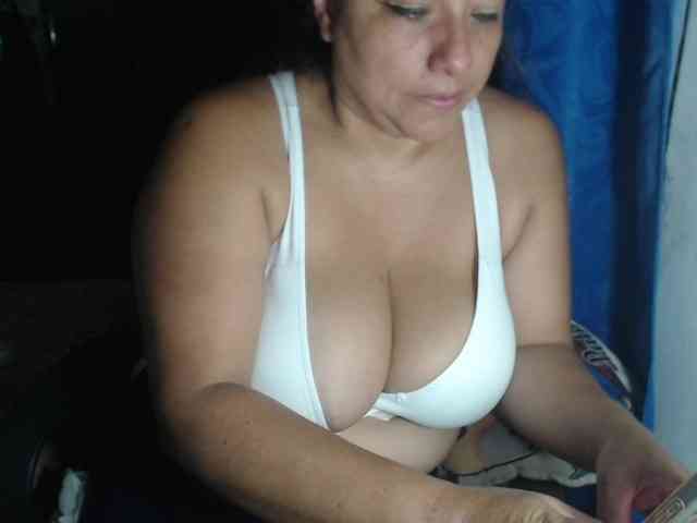 adrianamilf44 adrianamilf44