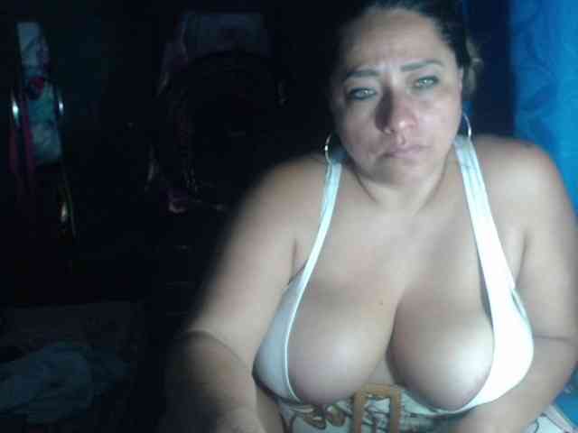 adrianamilf44 webcam