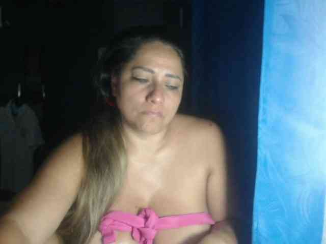adrianamilf44 webcam