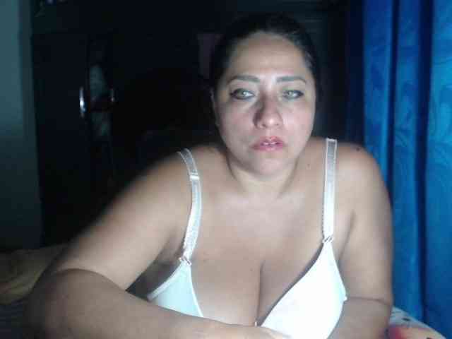 adrianamilf44 webcam