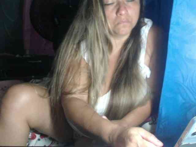 adrianamilf44 webcam