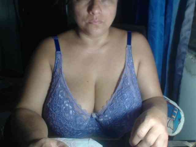 adrianamilf44 webcam