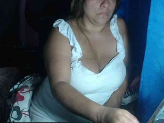 adrianamilf44 webcam