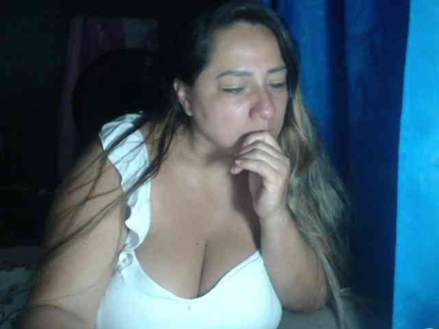 adrianamilf44 webcam