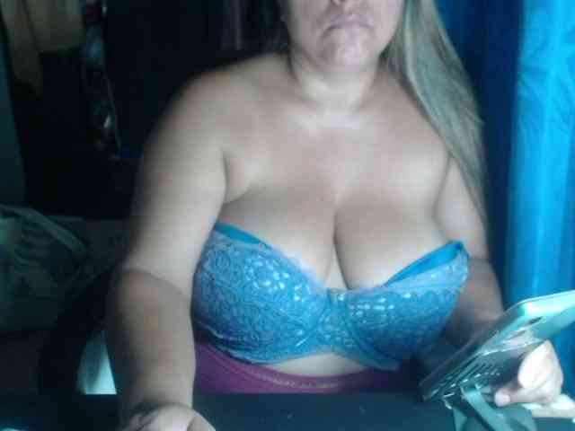 adrianamilf44 webcam