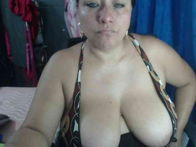 adrianamilf44 webcam
