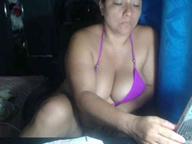 adrianamilf44 webcam