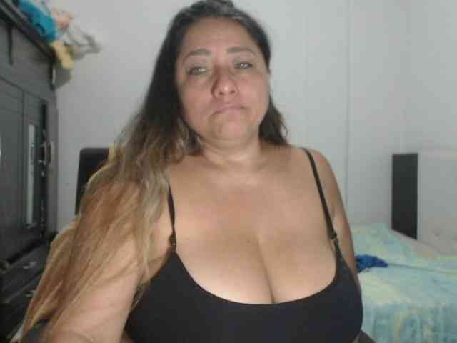 Model: adrianamilf44
