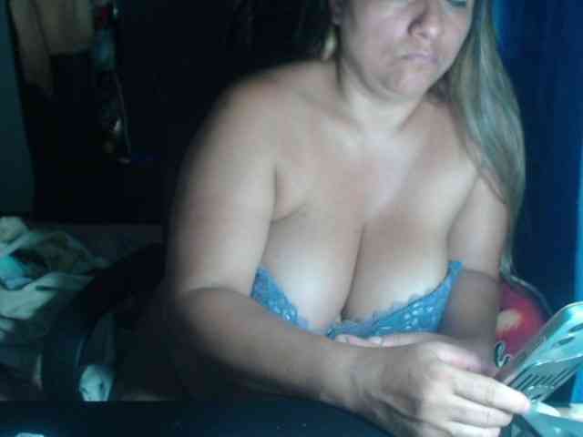 adrianamilf44 webcam
