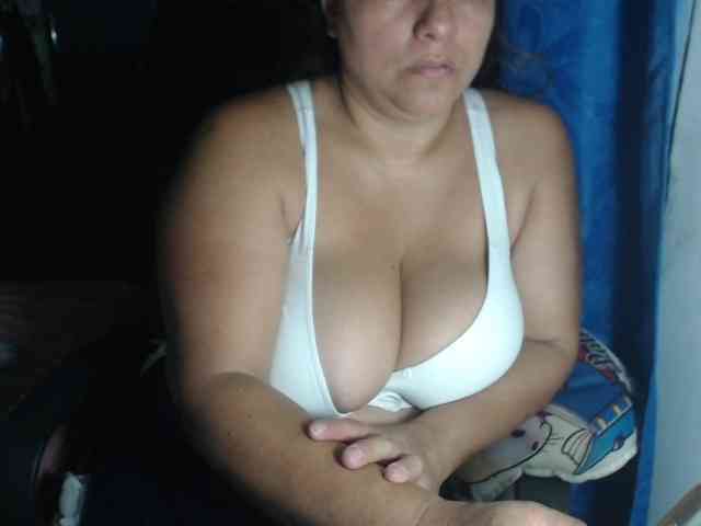 adrianamilf44 adrianamilf44