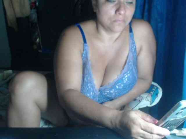 adrianamilf44 webcam