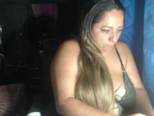 adrianamilf44 webcam
