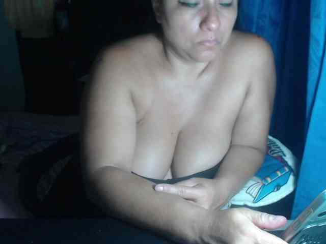 adrianamilf44 webcam