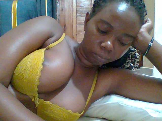 Sexyebonygal