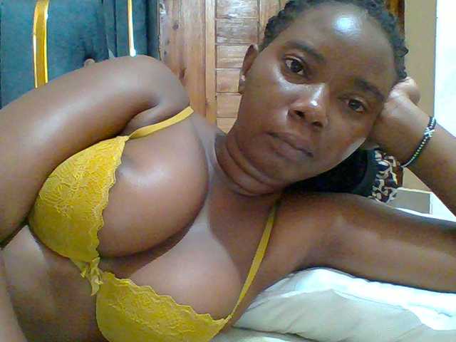 Sexyebonygal