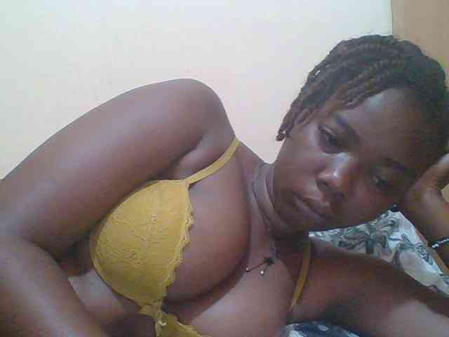 Sexyebonygal