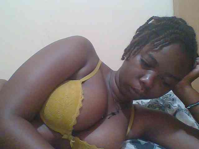 Sexyebonygal