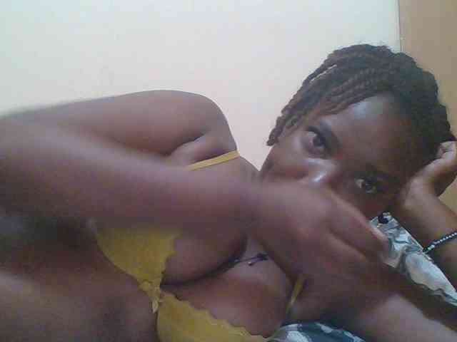 Sexyebonygal webcam