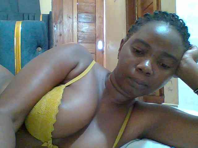 Sexyebonygal