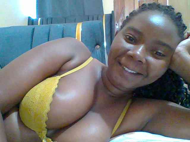 Sexyebonygal webcam