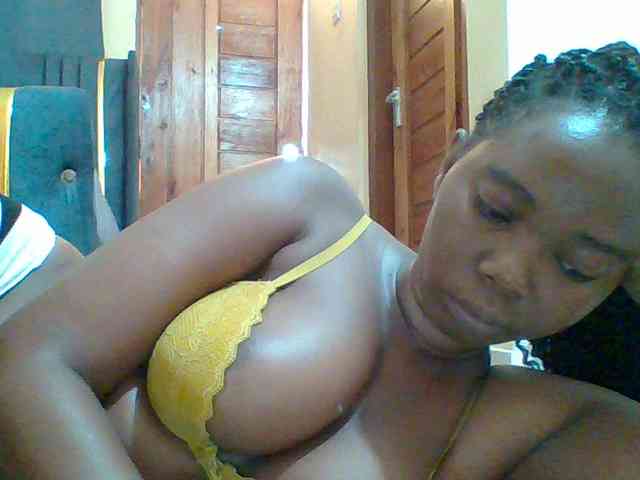 Sexyebonygal webcam