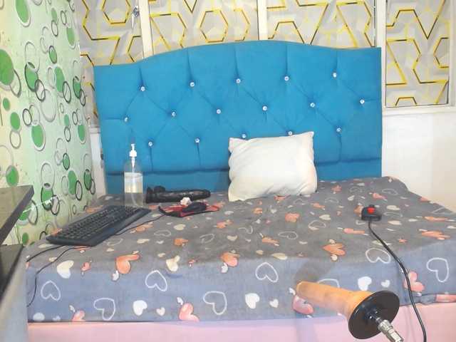 yeyecandy's BongaCams show and profile