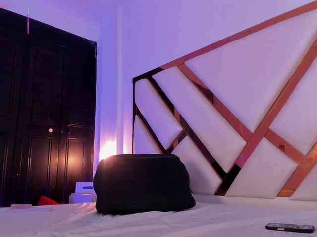 aron-cruz Live Webcam on BongaCams