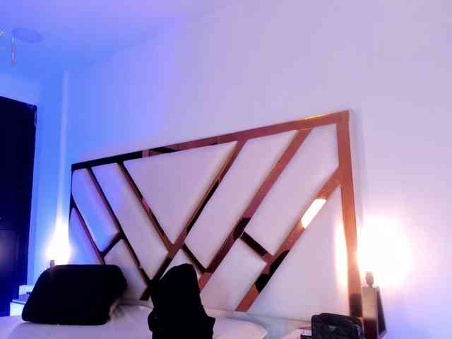 aron-cruz Live Webcam on BongaCams