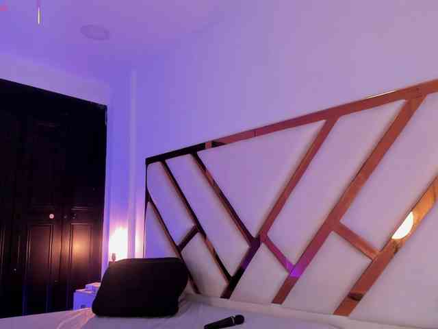 aron-cruz Live Webcam on BongaCams