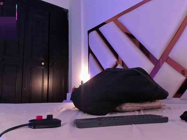 aron-cruz Sex Cam Show