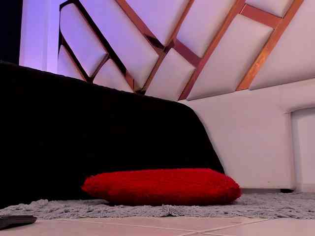 aron-cruz Live Webcam on BongaCams