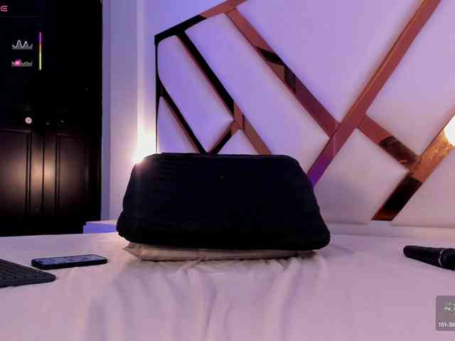 aron-cruz Sex Cam Show