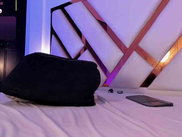 aron-cruz Sex Cam Show