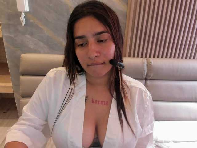 SofiTattoo live cam preview