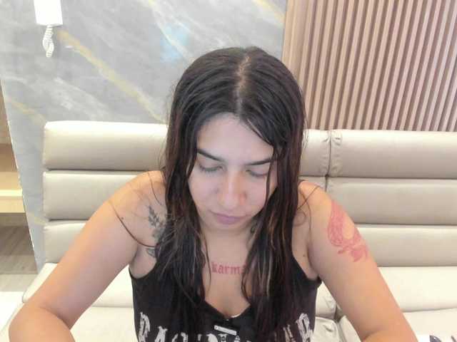SofiTattoo live cam preview