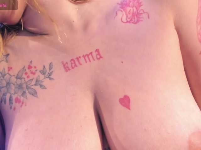 SofiTattoo live webcam show