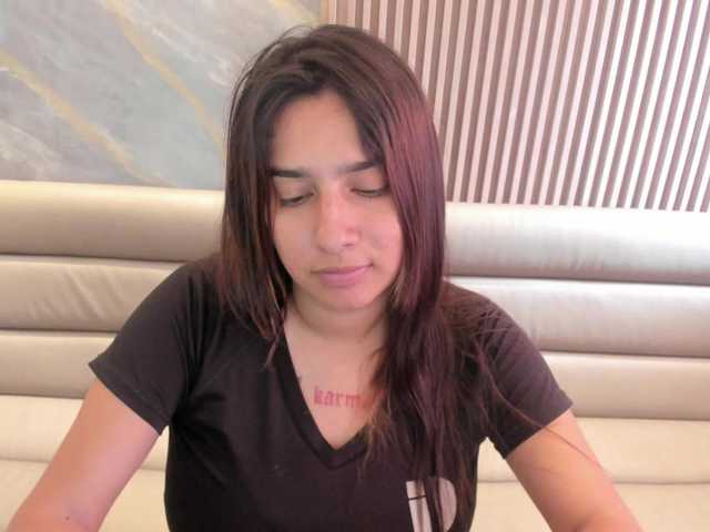 SofiTattoo live cam preview
