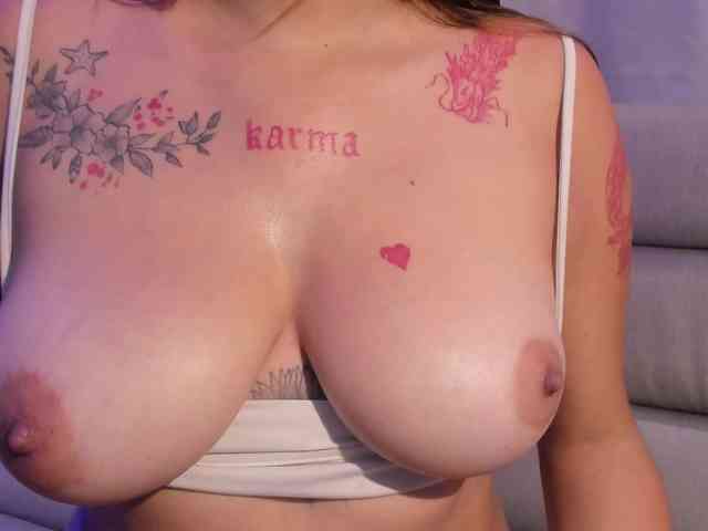 SofiTattoo webcam