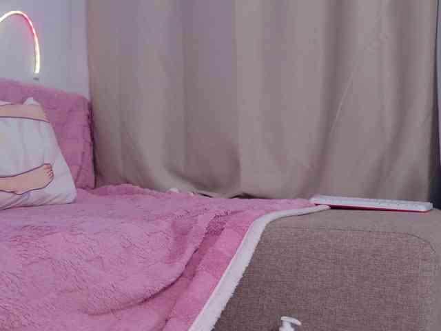 b4by-Emilia webcam