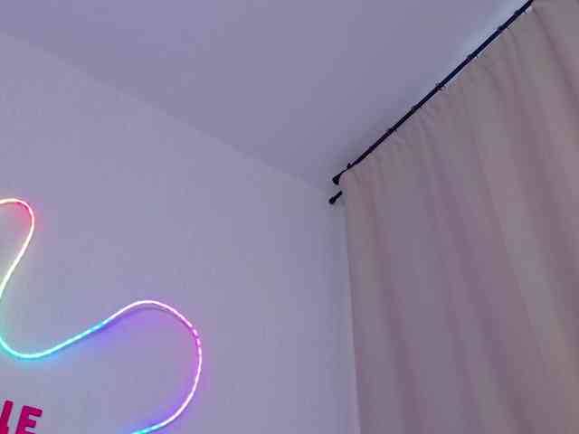 b4by-Emilia webcam