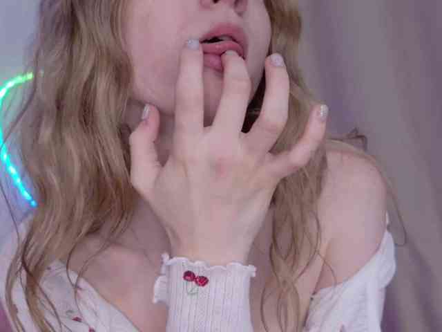 b4by-Emilia webcam