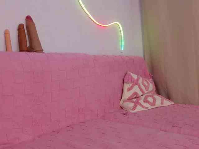 b4by-Emilia webcam