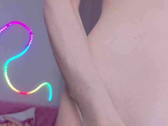 b4by-Emilia webcam