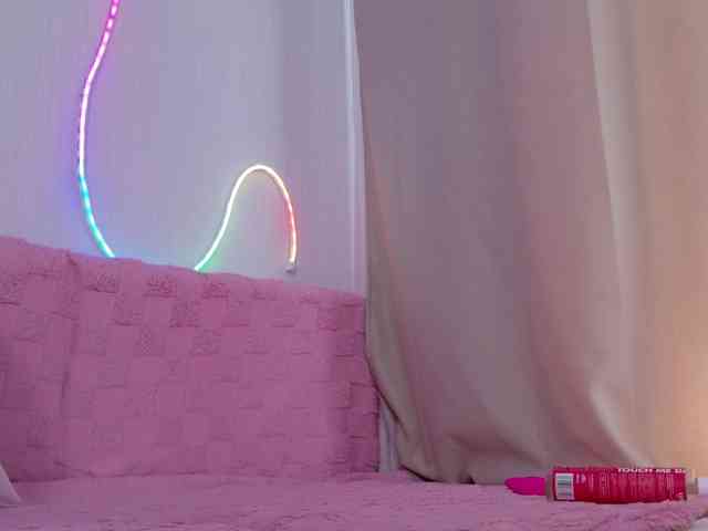 b4by-Emilia Sex Cam Show