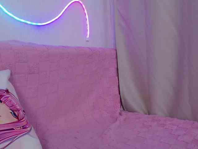 b4by-Emilia webcam