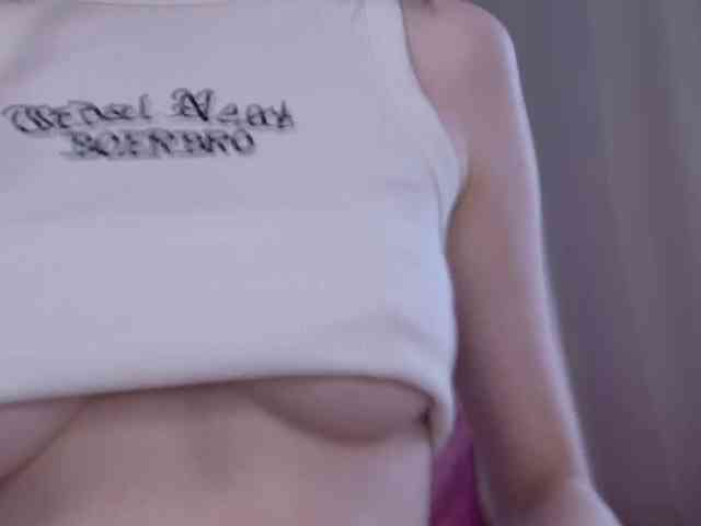 b4by-Emilia webcam