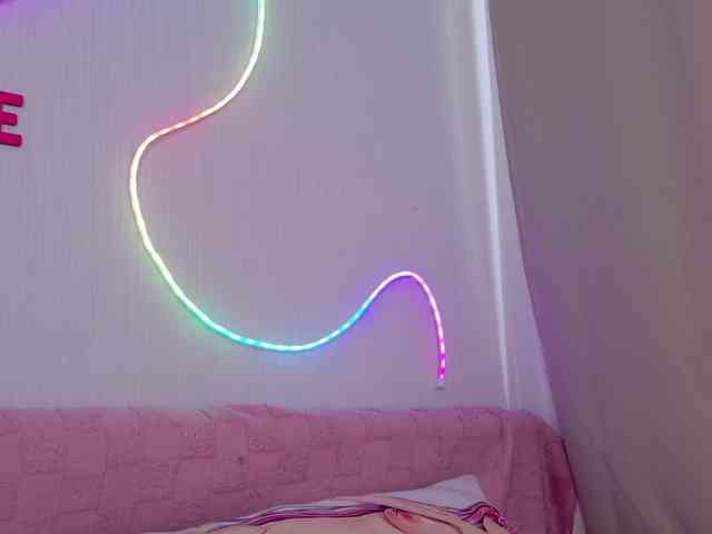 b4by-Emilia webcam