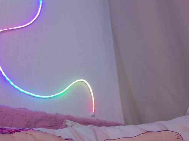 b4by-Emilia webcam